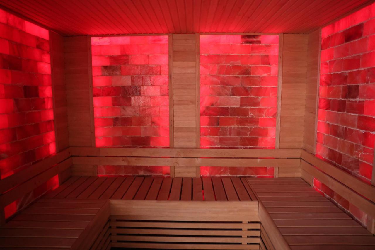 Palace Hotel & Spa Kosovska Mitrovica Ngoại thất bức ảnh