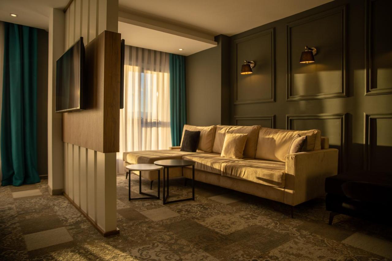Palace Hotel & Spa Kosovska Mitrovica Ngoại thất bức ảnh