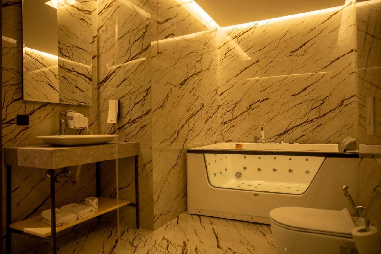Palace Hotel & Spa Kosovska Mitrovica Ngoại thất bức ảnh