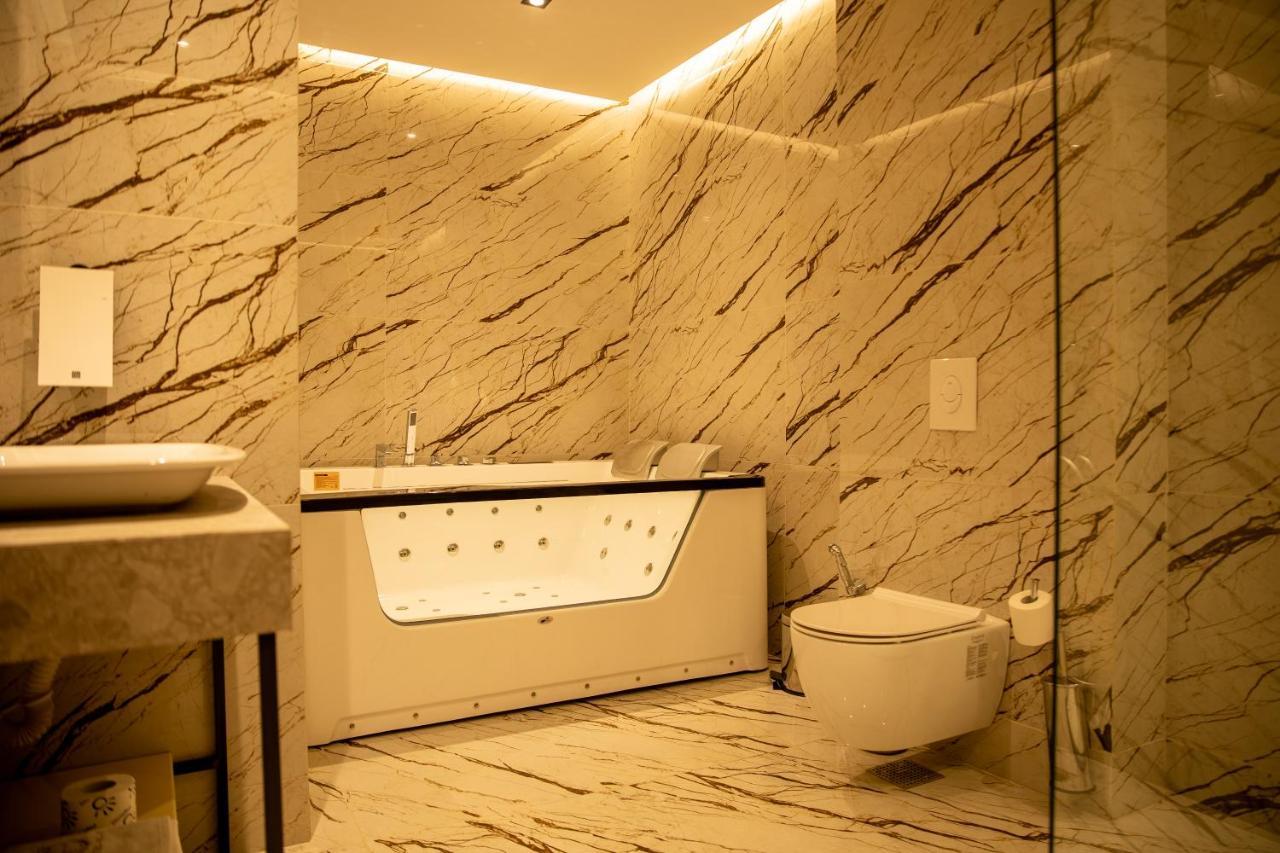 Palace Hotel & Spa Kosovska Mitrovica Ngoại thất bức ảnh